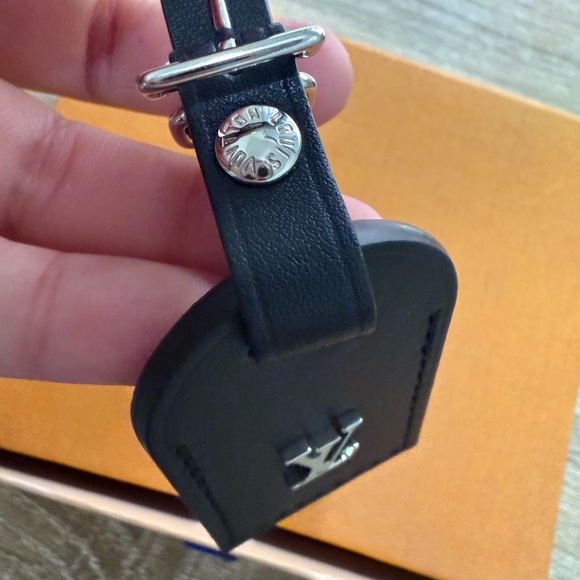 Authentic Louis Vuitton Luggage Tag - Picture 2 of 7